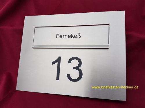 BEH121: Edelstahl-Frontplatte mit Briefeinwurf und Gravuren für Hausnummer + Name